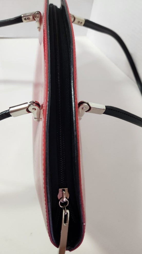 Red Patent Leather Beijo Women’s w/Original Tags 2 Zipper Pockets Inside