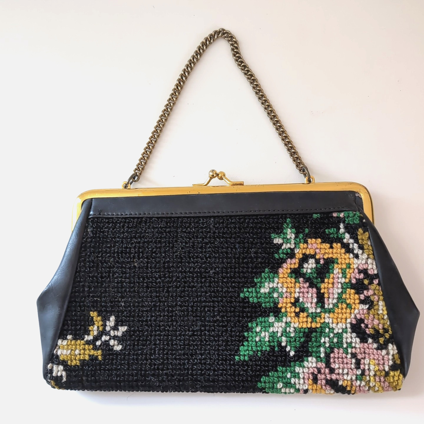 VTG Handmade Women Embroidered Floral Tapestry Black Clutch Chain Gold Kiss Lock