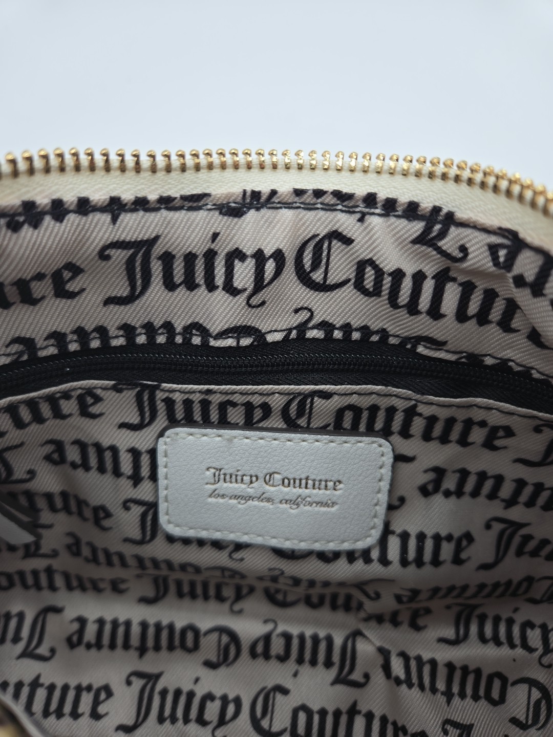 JUICY COUTURE Shoulder Bag With Charm Key NWT Faux Leather”Miss Independent”