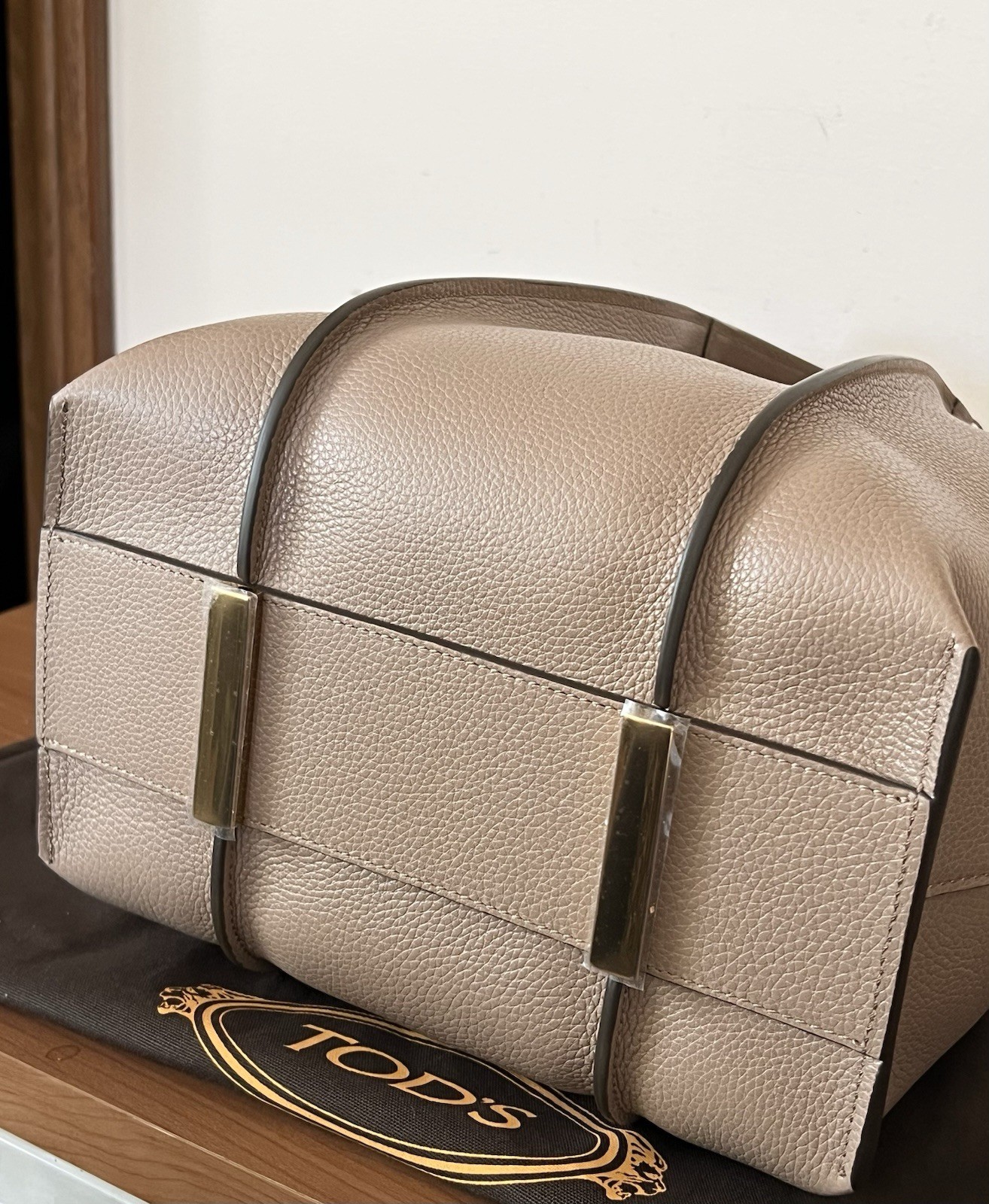 TOD’S T Timeless Shopping Bag in Leather MINI NATURAL NWT NIB PRISTINE Orig Box