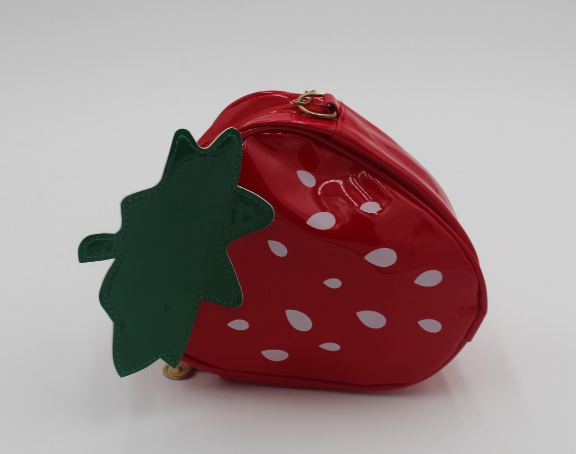 Strawberry Clutch Crossbody Chain Shoulder Bag Cute Fruit Red Zipper