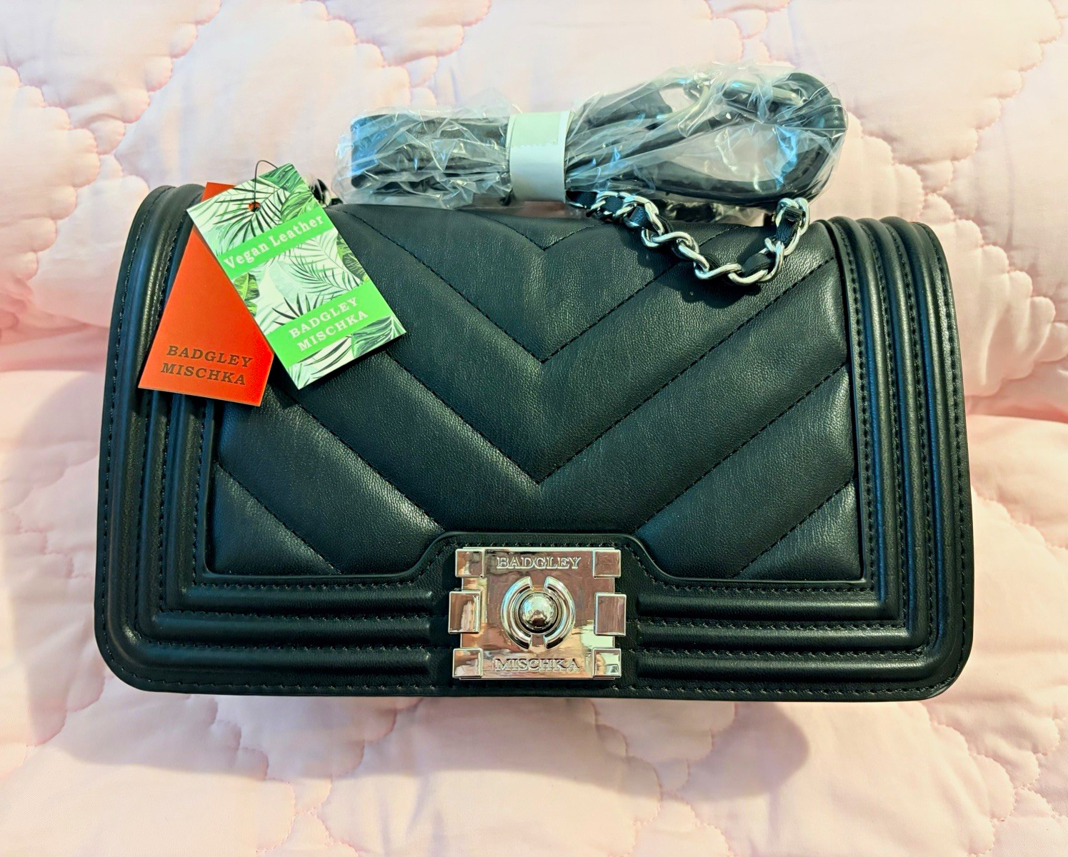 Badgley Mischka Black Quilted Small Crossbody Bag Detachable Strap Turn Lock