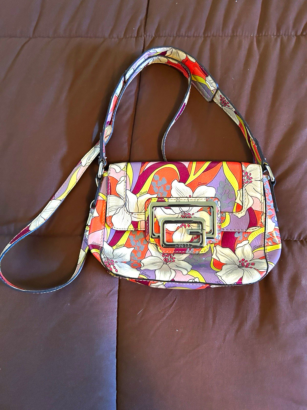 Vintage GUESS Women’s “Orchard Candy” small handbag/crossbody purse