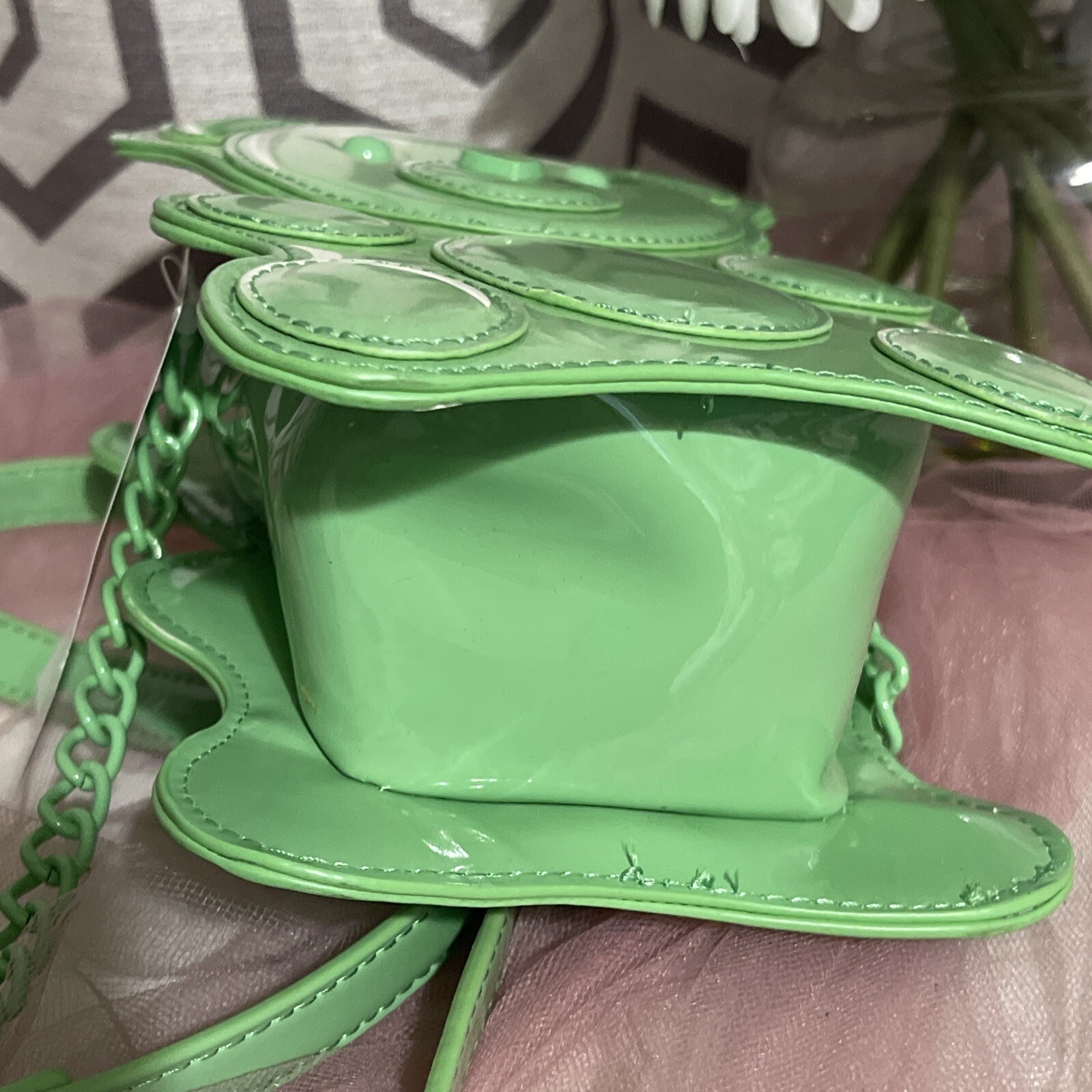 ✨ BETSEY JOHNSON Green Teddy Gummy Bear Novelty Crossbody/ Handbag NEW w/tags.