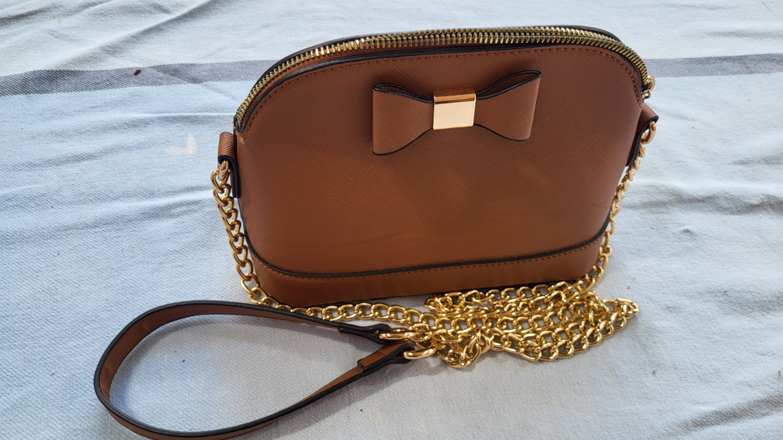 Evening purse with a classic flair