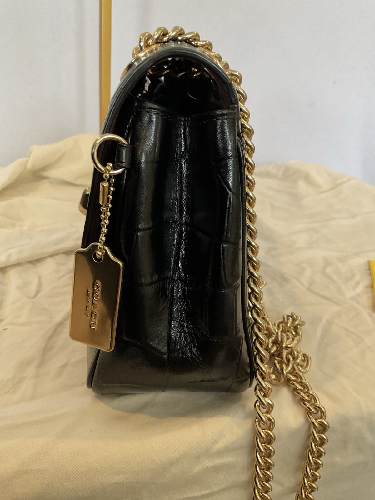 Coach black croc-embossed flap shoulder bag gold chain strap EUC