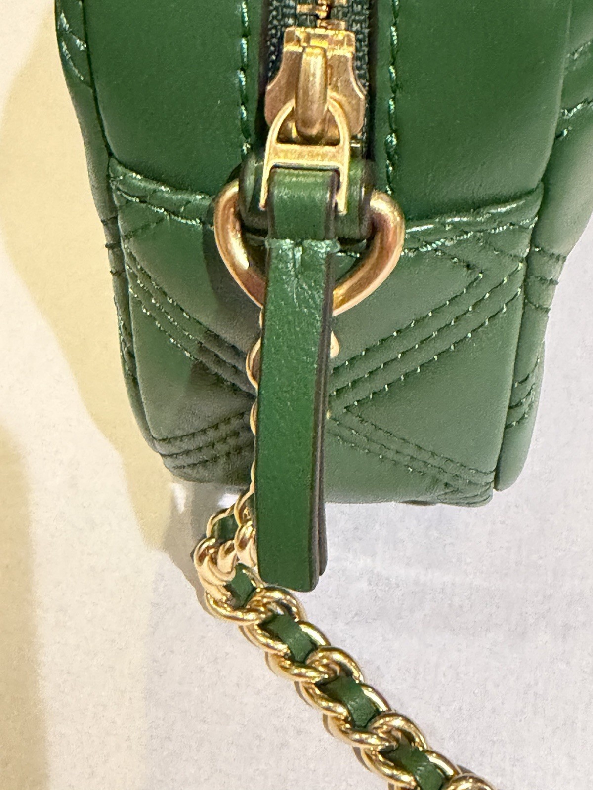Tory Burch Fleming Soft Camera Bag – Green – PRE-OWNED