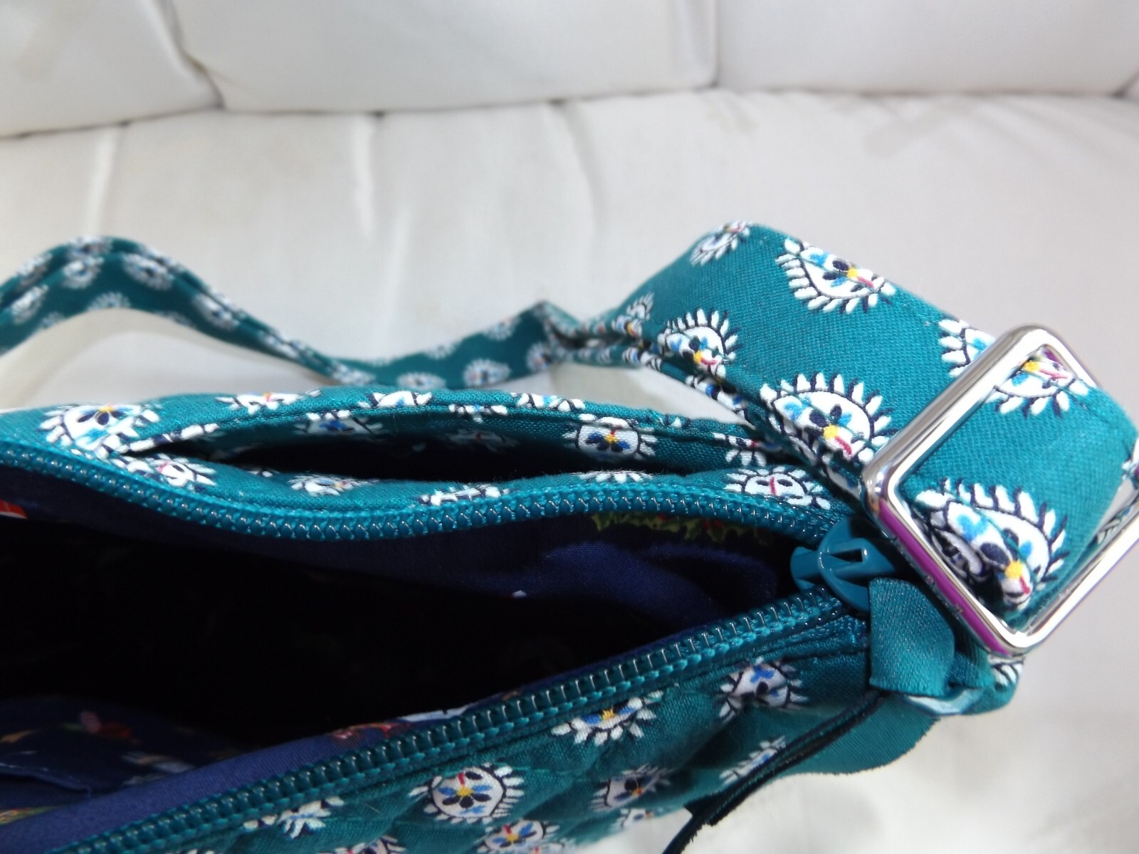VERA BRADLEY Bucket Crossbody – French Hen – Green Textured Chicken – New w/ Tag