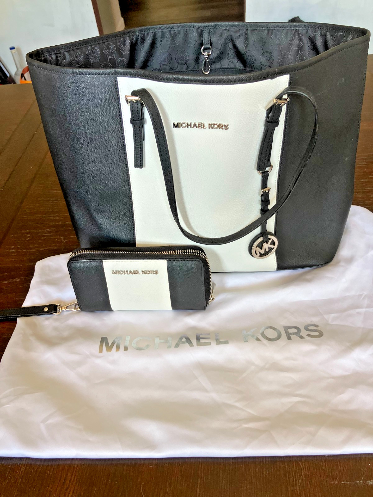 Michael Kors Signature Charlotte Handbag w/ matching Clutch & Dust Bag