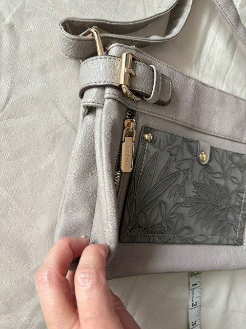 Gussaci Shoulder Bag Purse Grey Crossbody Handbag Faux Leather Lined AccentsGold