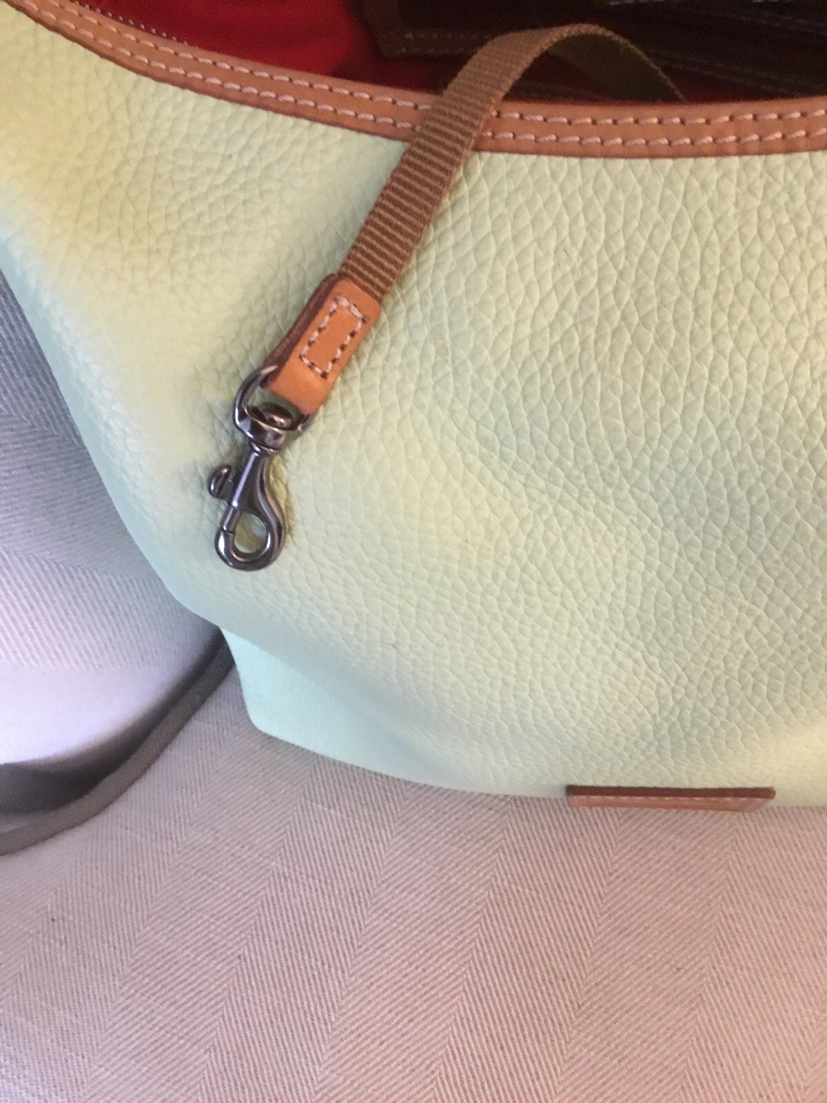 STUNNING – Dooney and Bourke Shoulder Bag In Pebble Leather
