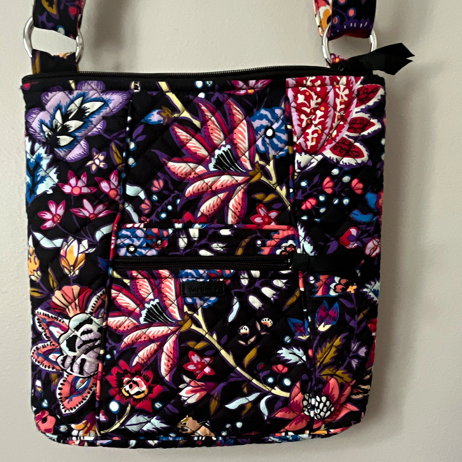 Vera Bradley Floral Multicolor Crossbody Bag Adjustable Strap Zip, Inner Pockets