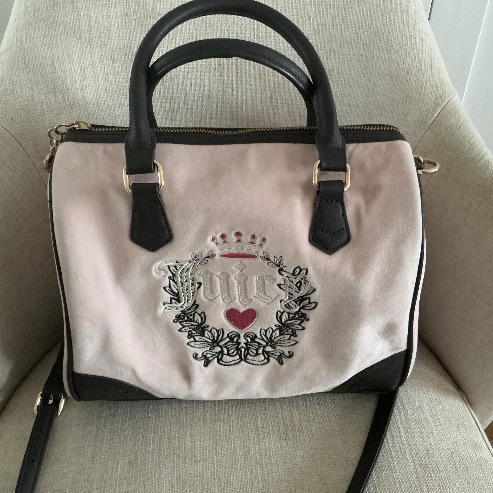 JUICY COUTURE Urban Heritage Bowler Velour Crossbody Bag Dusty Blush Gold Hangta