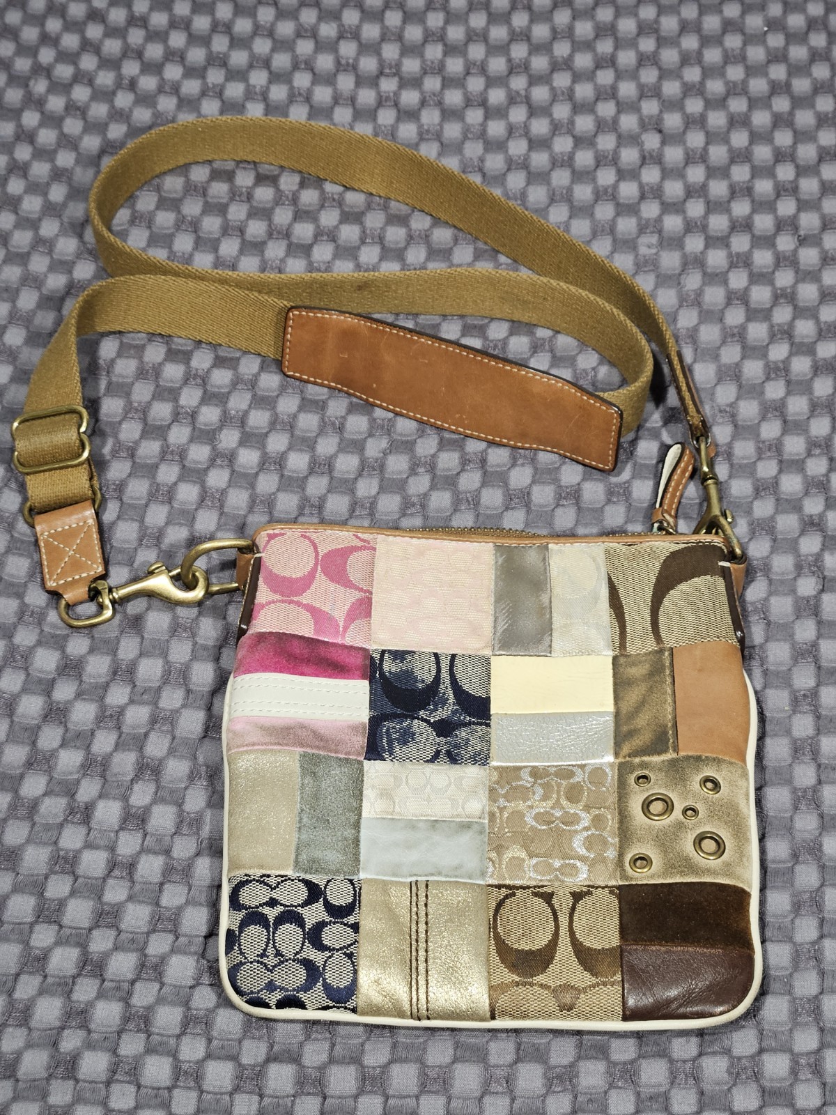 VINTAGE Y2K COACH PATCHWORK GALLERY GOLD SIGNATURE SWINGPACK CROSSBODY BAG