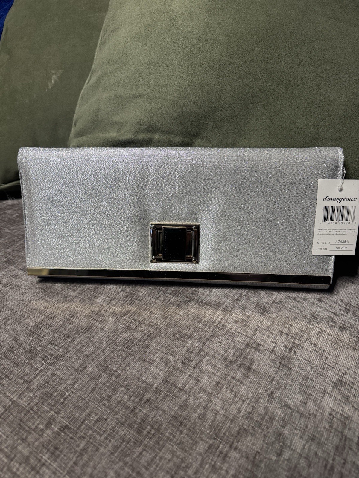 dmargeaux Silver Glitter Metallic Clutch with Chain Strap, Clasp Accent