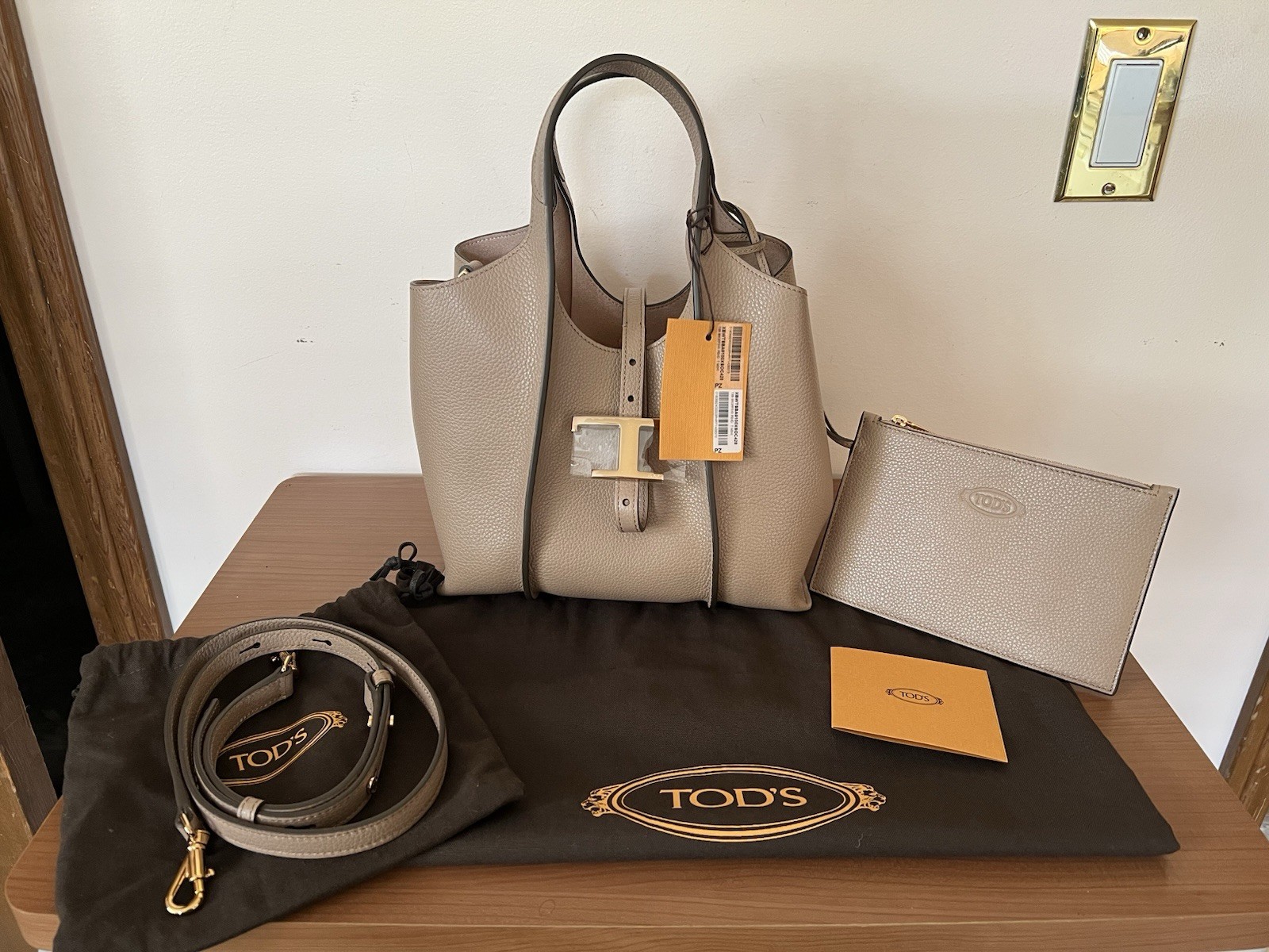 TOD’S T Timeless Shopping Bag in Leather MINI NATURAL NWT NIB PRISTINE Orig Box