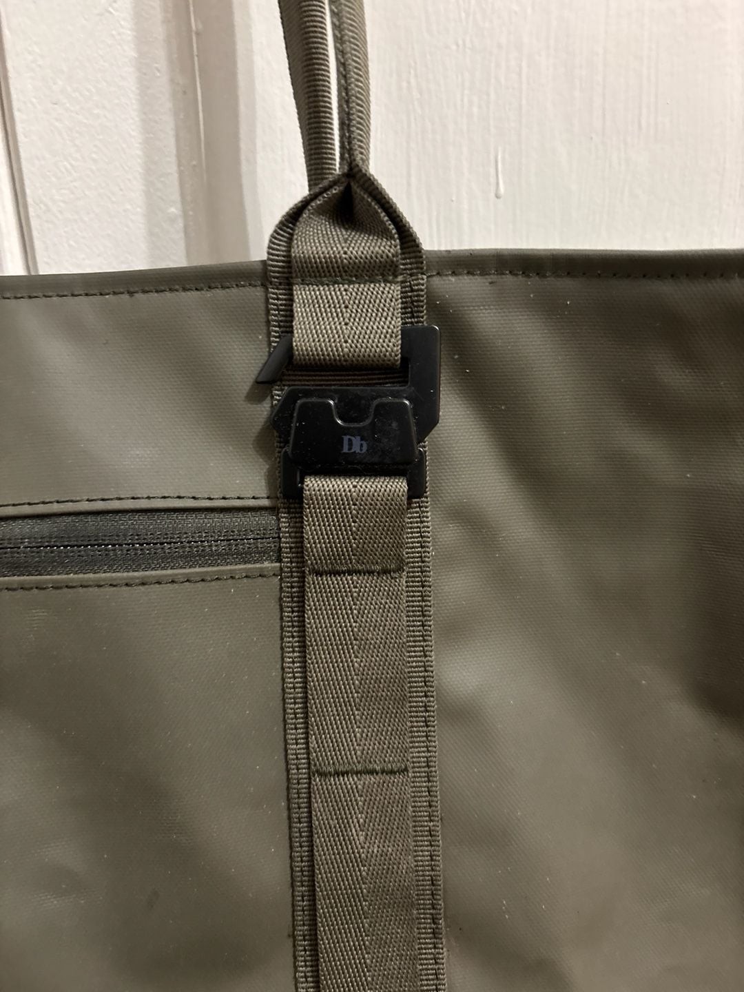 Db Essential Tote 25L Moss Green Bag