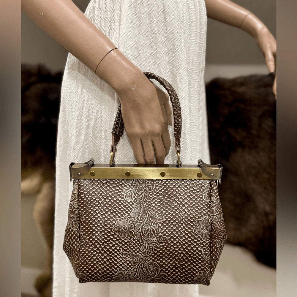 Handmade Embossed Cowhide Leather Metal Frame Handbag/Crossbody