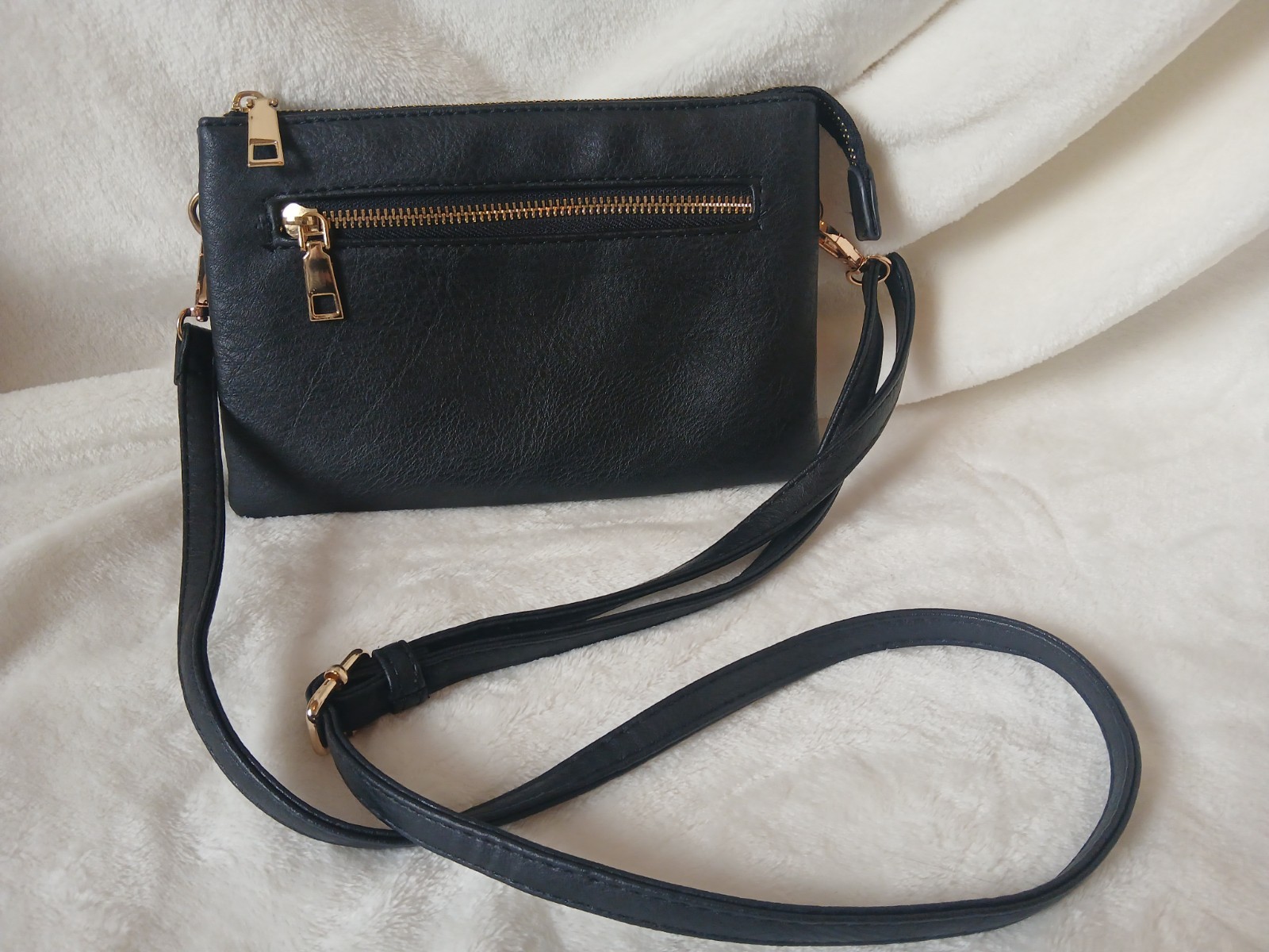 Vegan Crossbody Bag Black 3 Compartment Adjustable & Detachable Strap