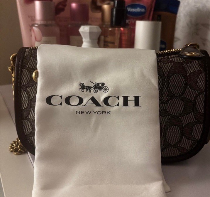 coach swinger 20, in signature jacquard maple