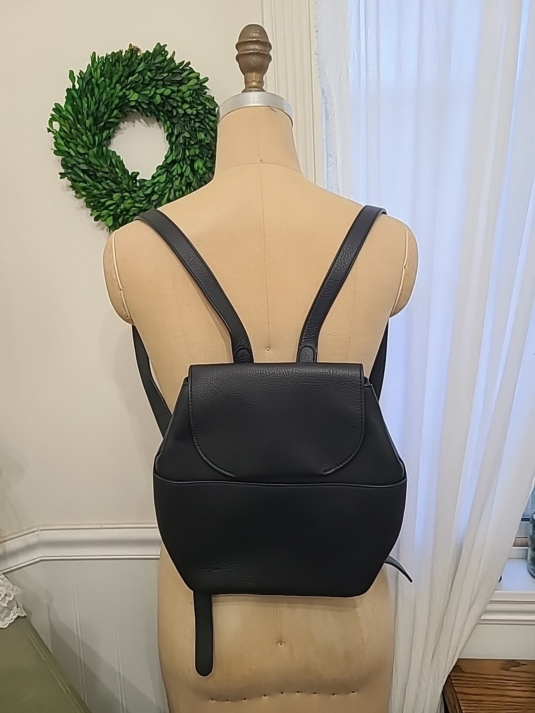 Cuyana Leather Backpack