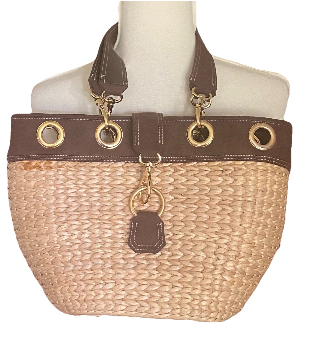 AMANDA SMITH STRAW HANDBAG BROWN SUEDE DETAIL DOUBLE HANDLE INSIDE POCKETS EUC