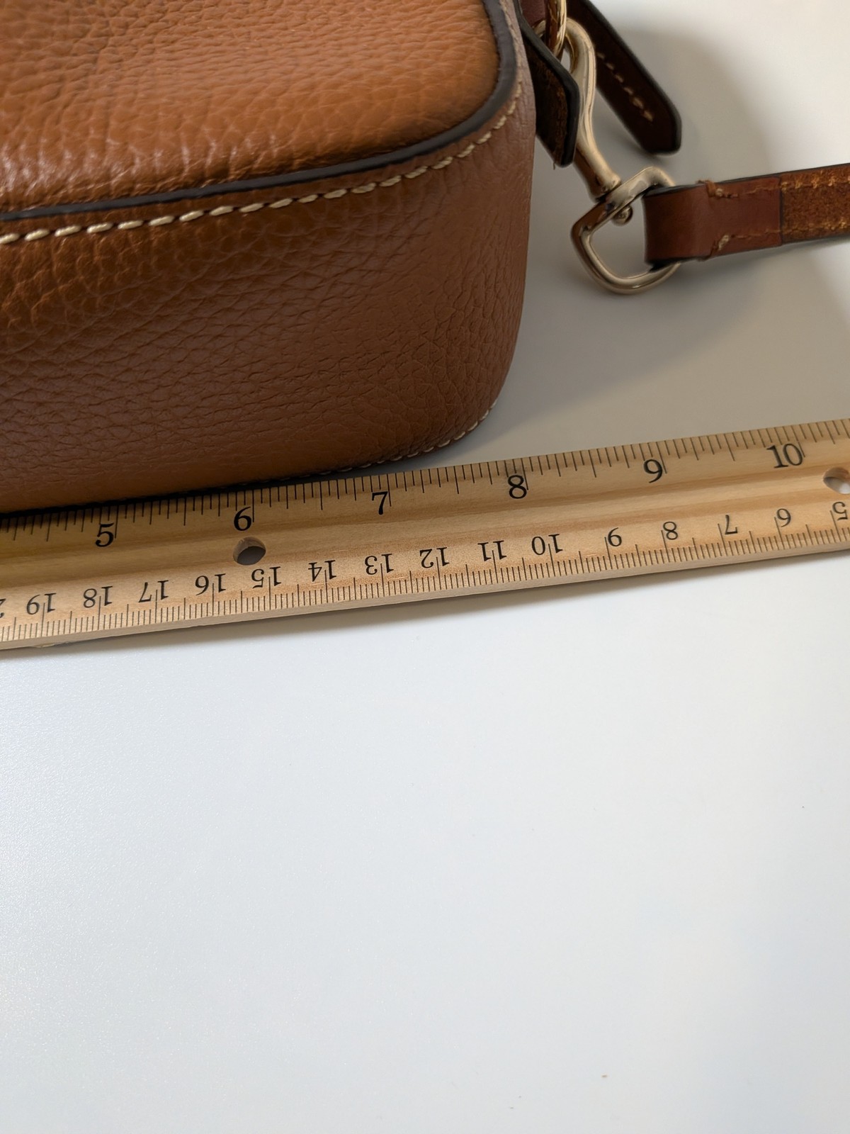 Dooney & Bourke Pebble Grain Camera Zip Crossbody Bag Caramel Brown Leather