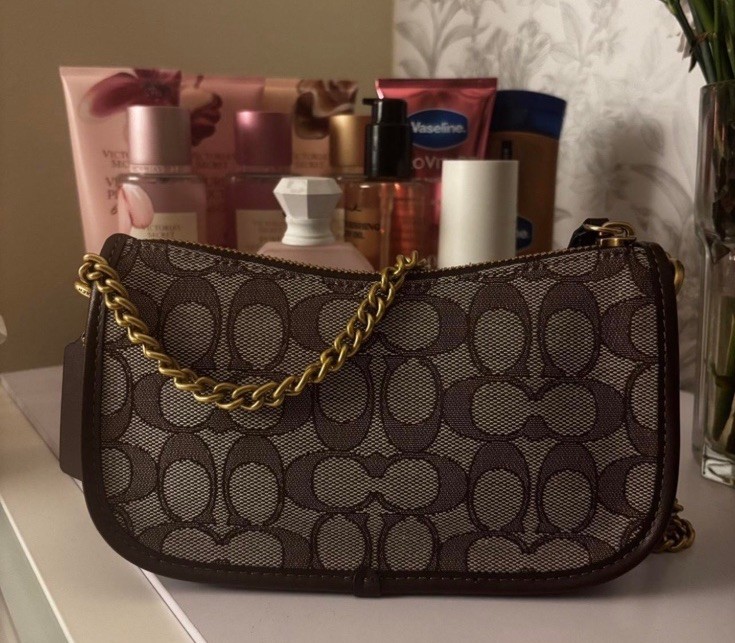 coach swinger 20, in signature jacquard maple