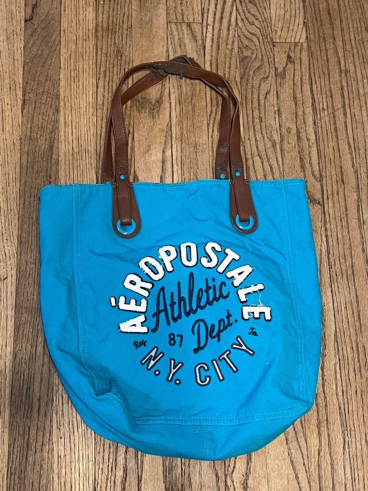 2010s Aeropostale’s bag used a few times the leather…