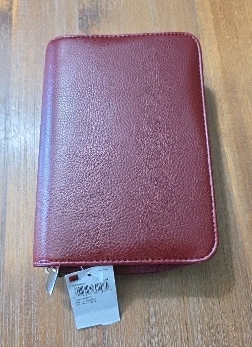 Mundi Agenda Double Zip Craberry Color Pebble NWT