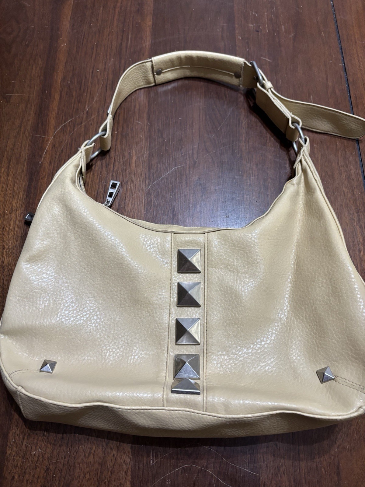 Daisy Fuentes Soft Yellow Cream Colored Purse Shoulder Bag