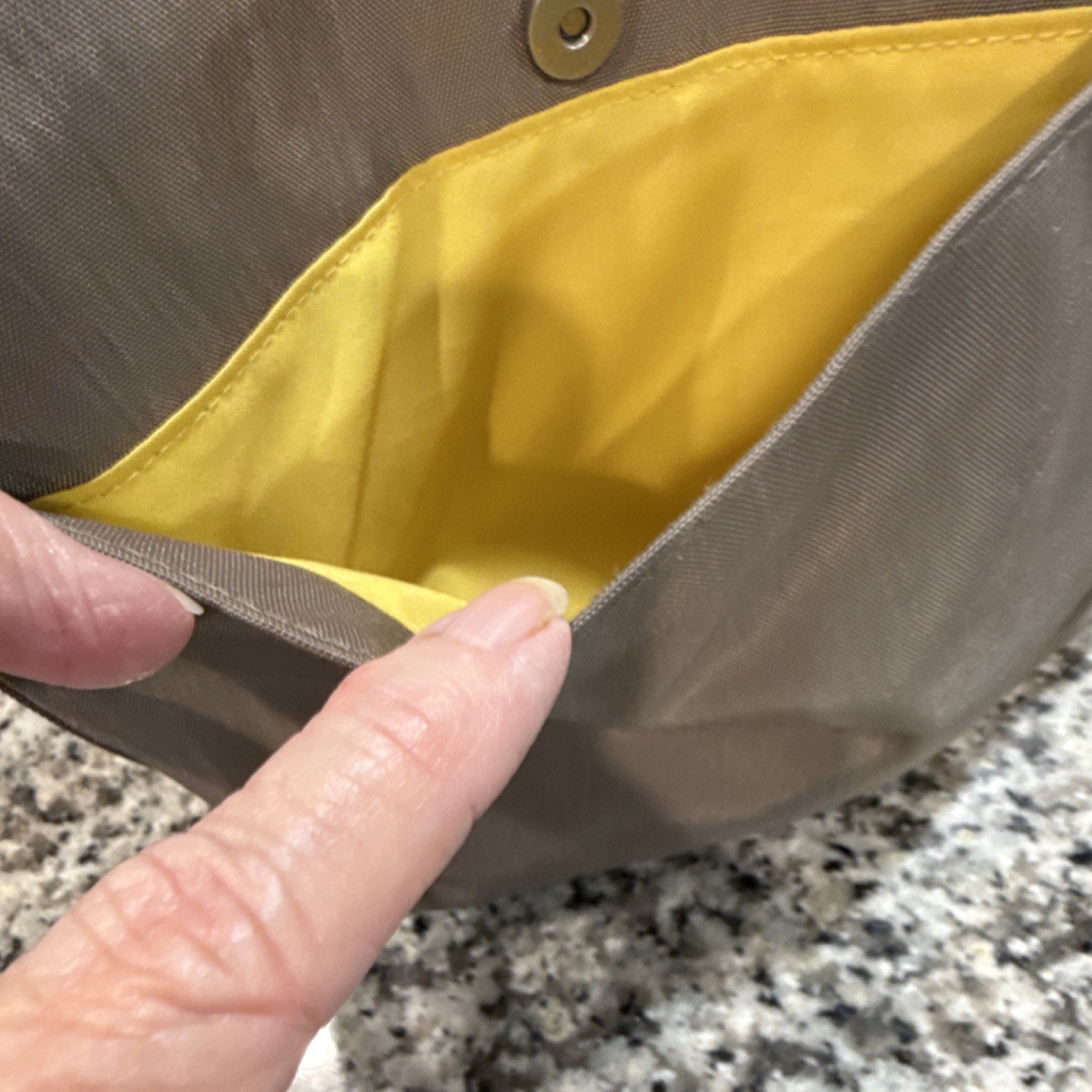 Baggallini Brown Crossbody Bag Zip Top Adjustable Strap Pockets Yellow Lining