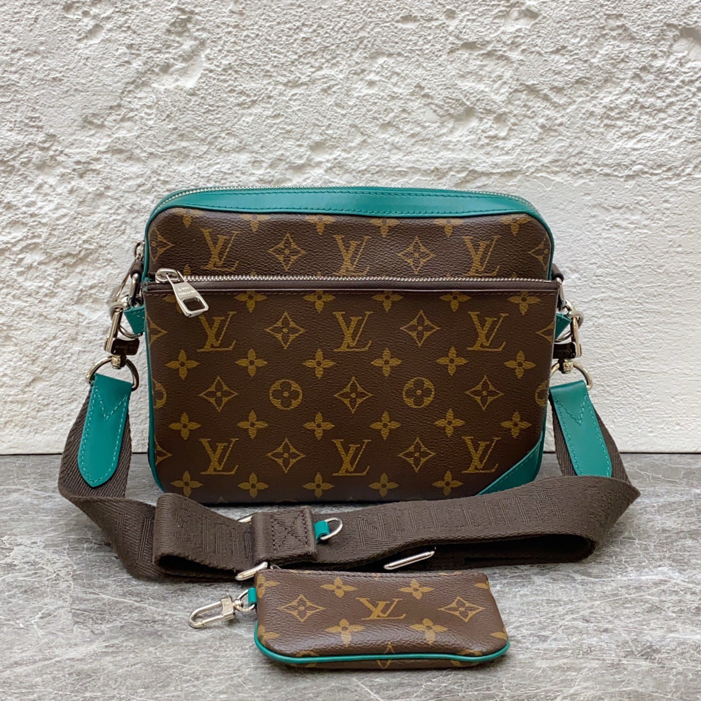 Louis Vuitton three-in-one messenger bag chip (25 x 18.5 x 7)cm