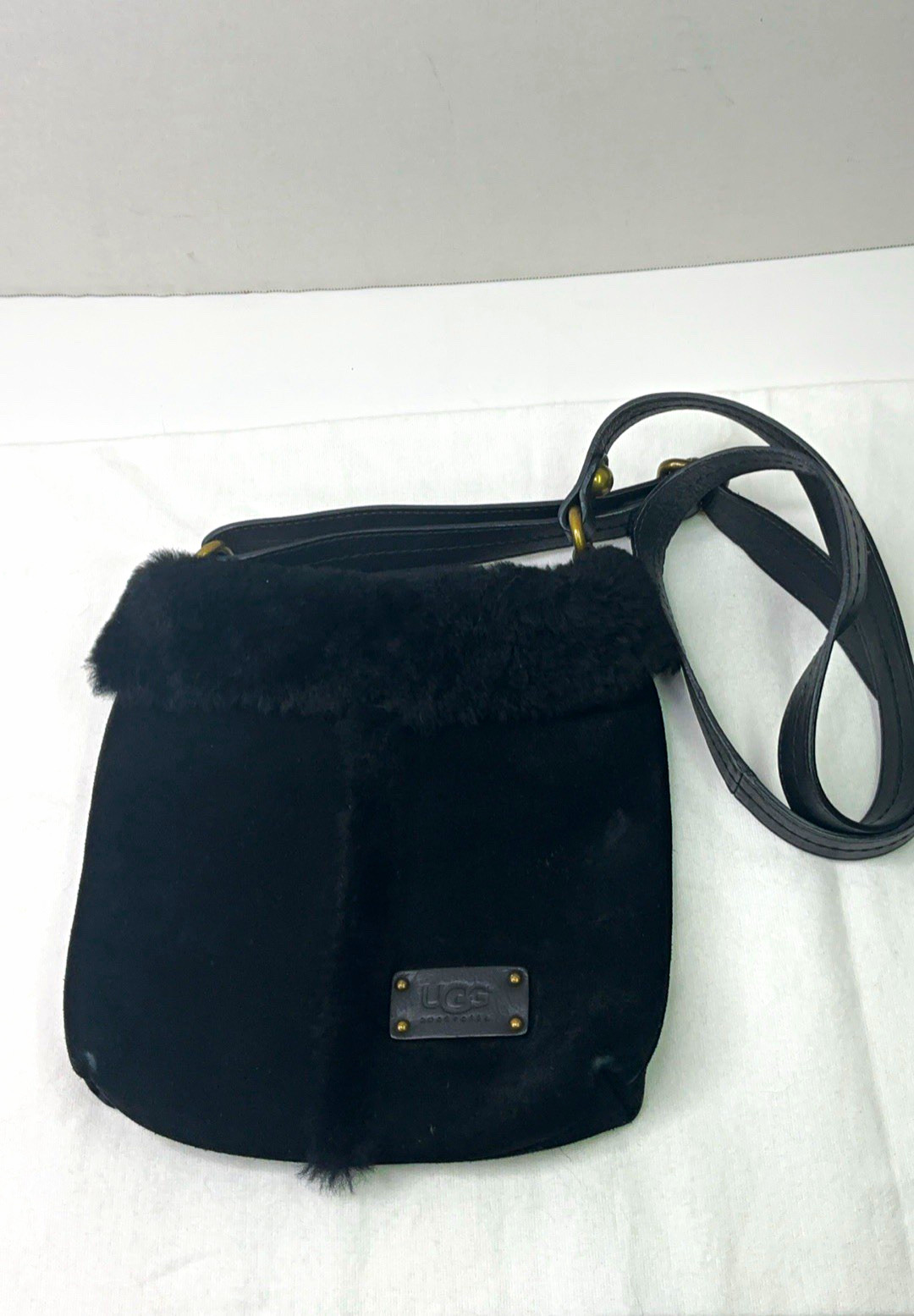 UGG Black Crossbody Bag Shearling Fur Trim Adjustable Strap Zip Pockets Gold