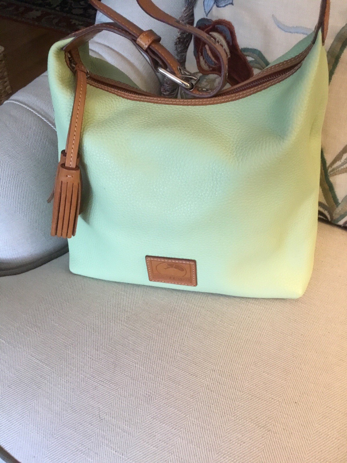 STUNNING – Dooney and Bourke Shoulder Bag In Pebble Leather