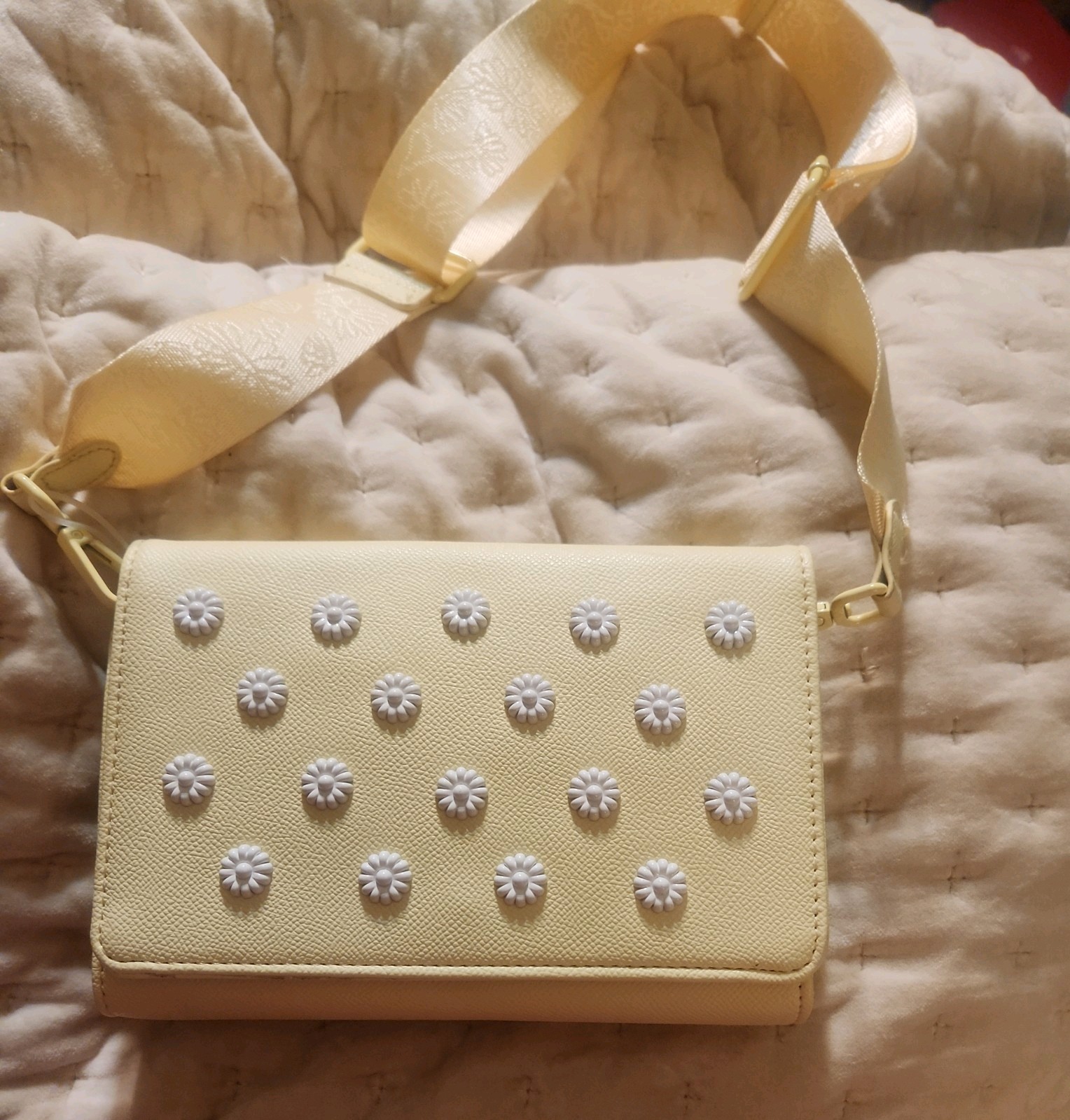 NWT Betsey Johnson Daisy Crossbody Bag