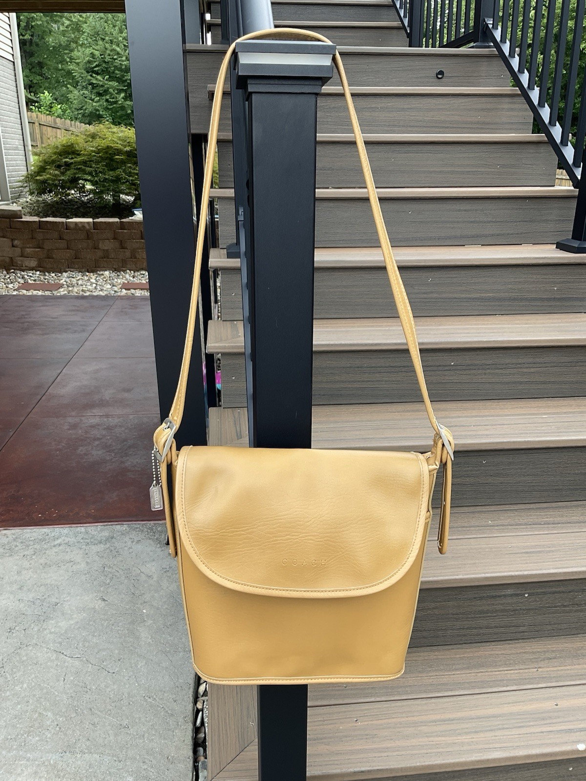 Vintage Coach 0511 International Travel Bag British Tan Leather Crossbody