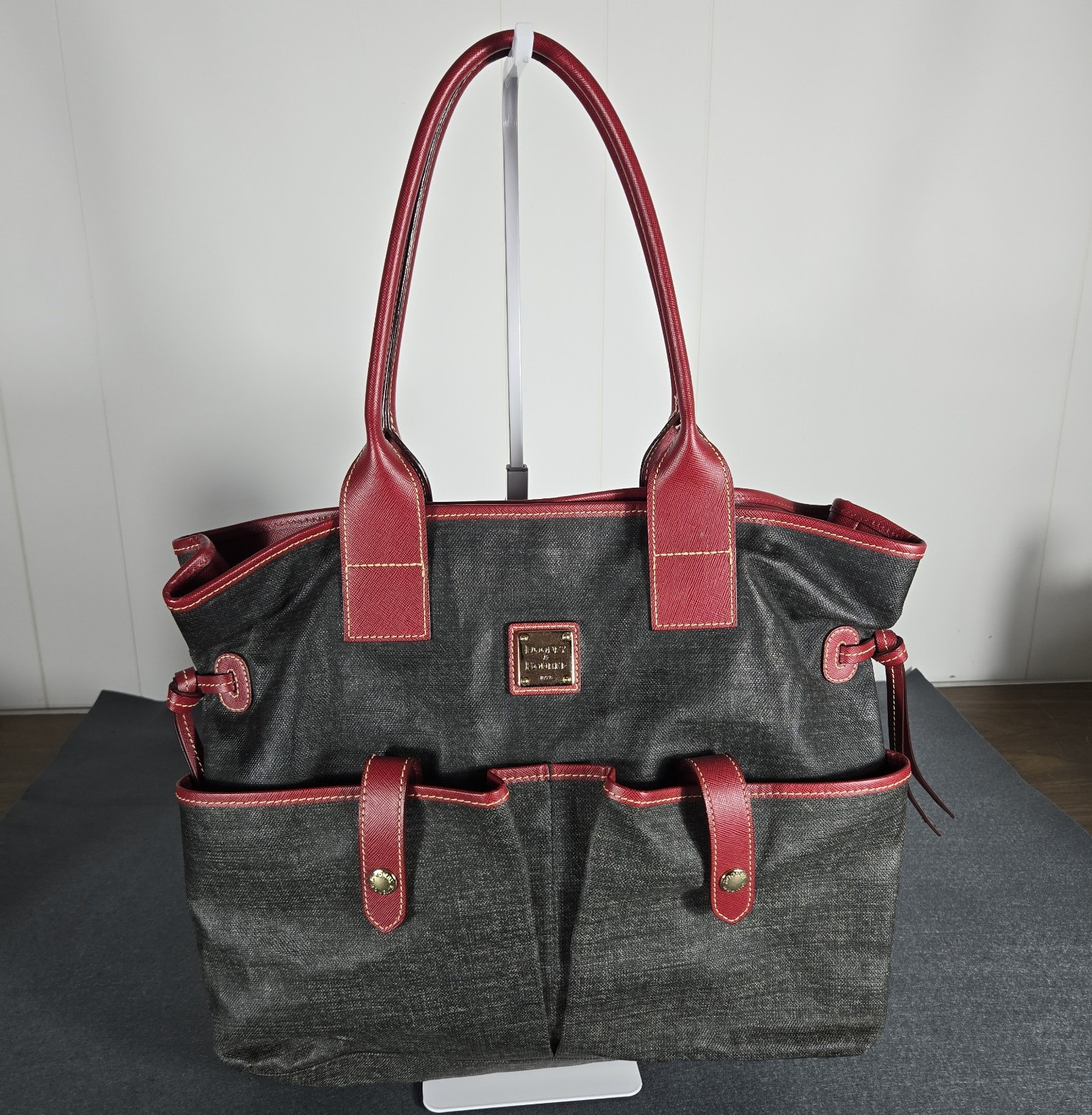 Dooney & Bourke Tote Bag Black/Red Zip Double Handles Lined Inner Pockets